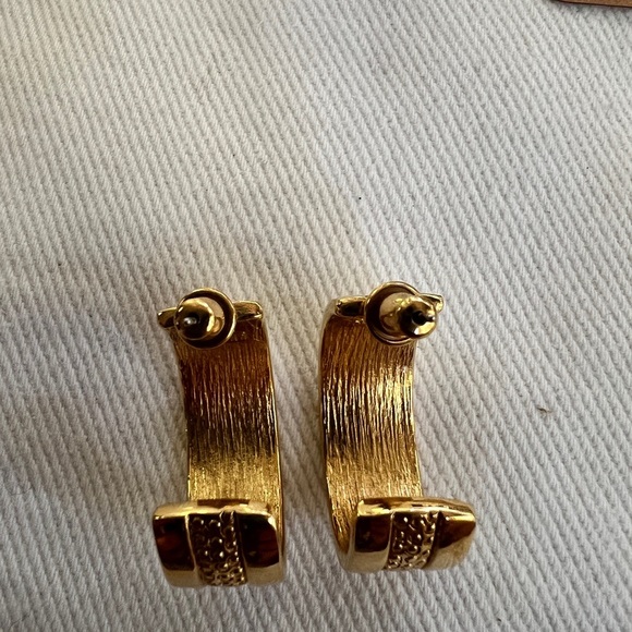 2 Pair of Vintage Monet Gold tone Pierced earrings - Picture 2 of 11